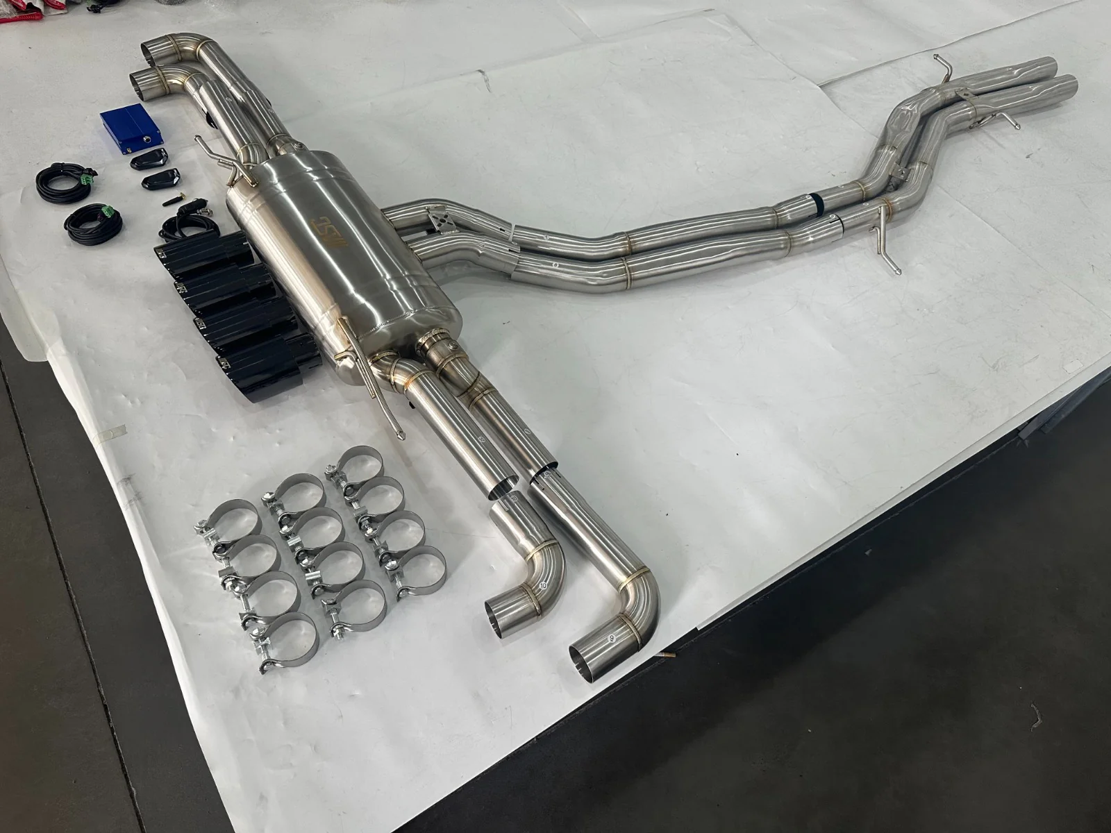 Lamborghini Urus Stainless Steel Catback Exhaust - Image 7